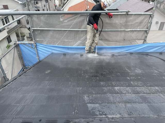 草加市積水ハウス屋根塗装工事　高圧洗浄